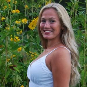 Meet your Posher, Corinne